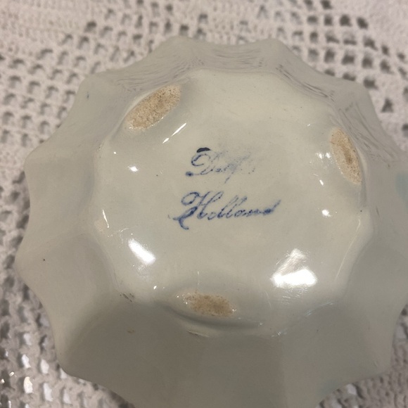 Vintage Delft Ashtray. No chips, cracks, etc. 4”w x 2” tall. - Picture 2 of 4